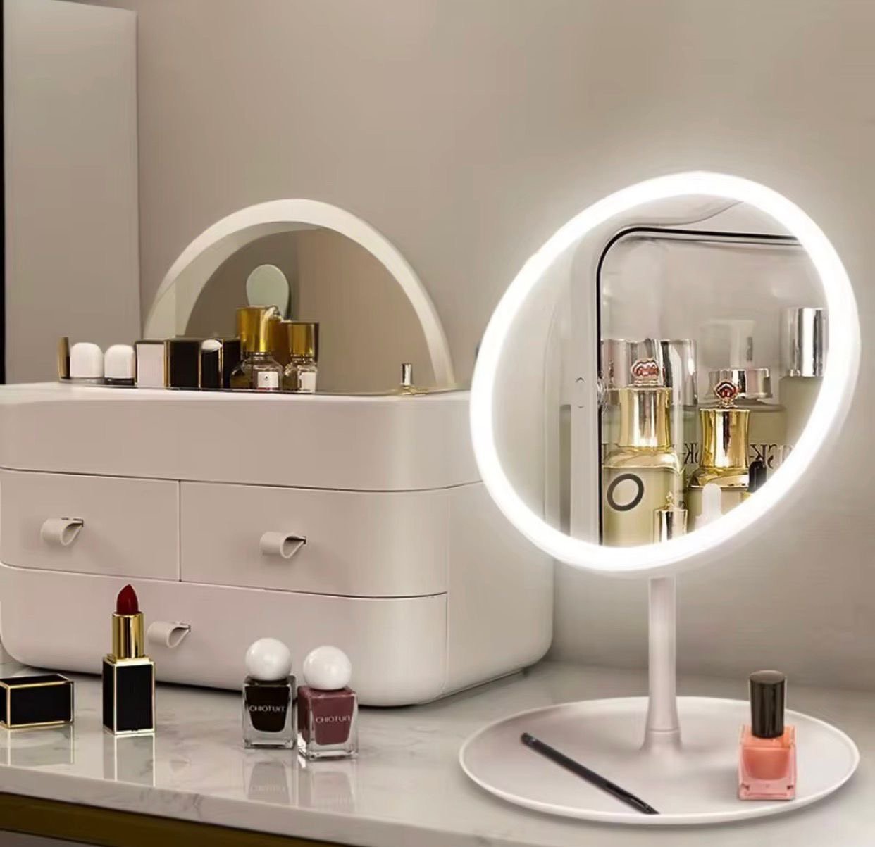 Makeup mirror