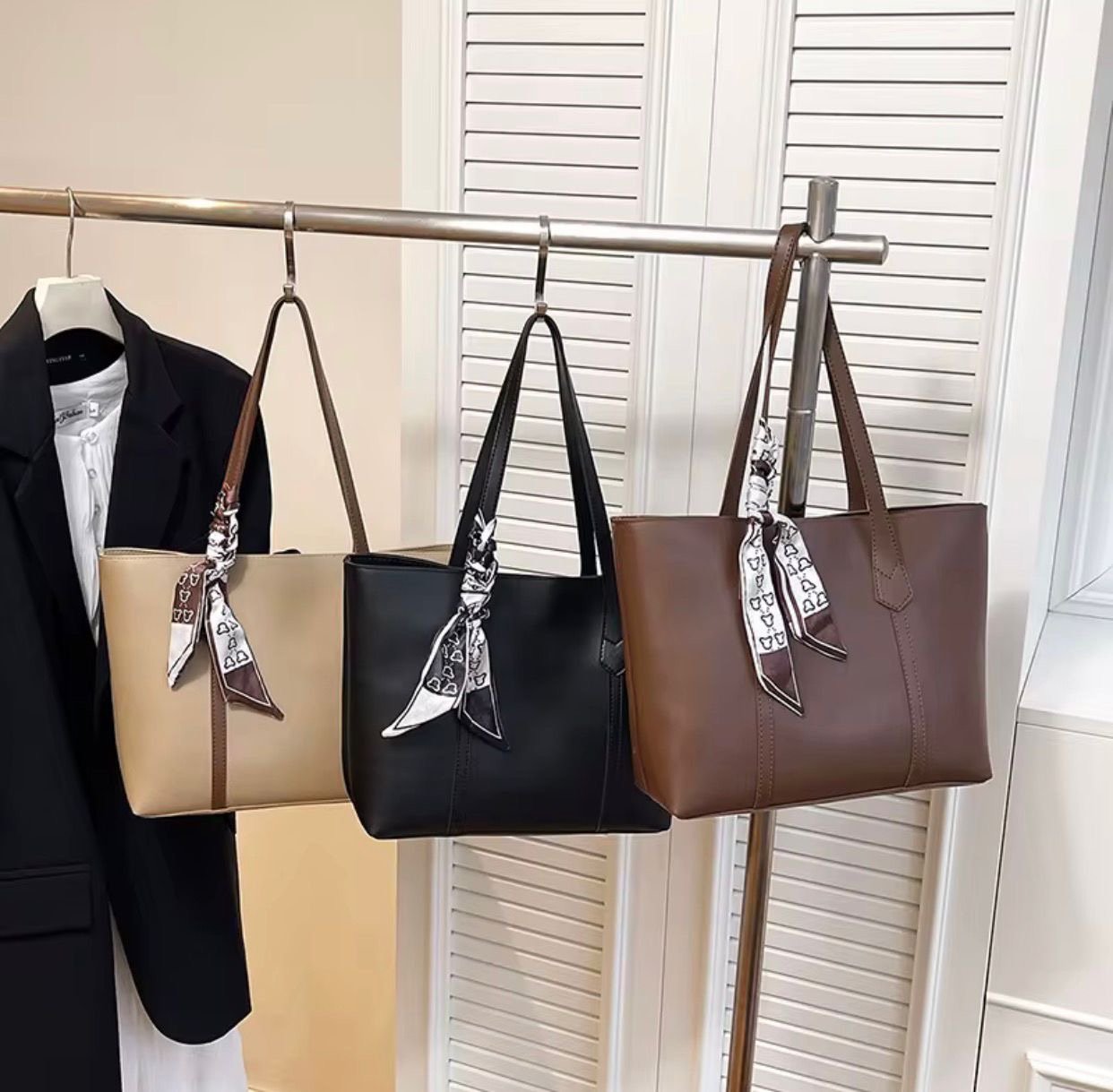 Ladies dressing bags