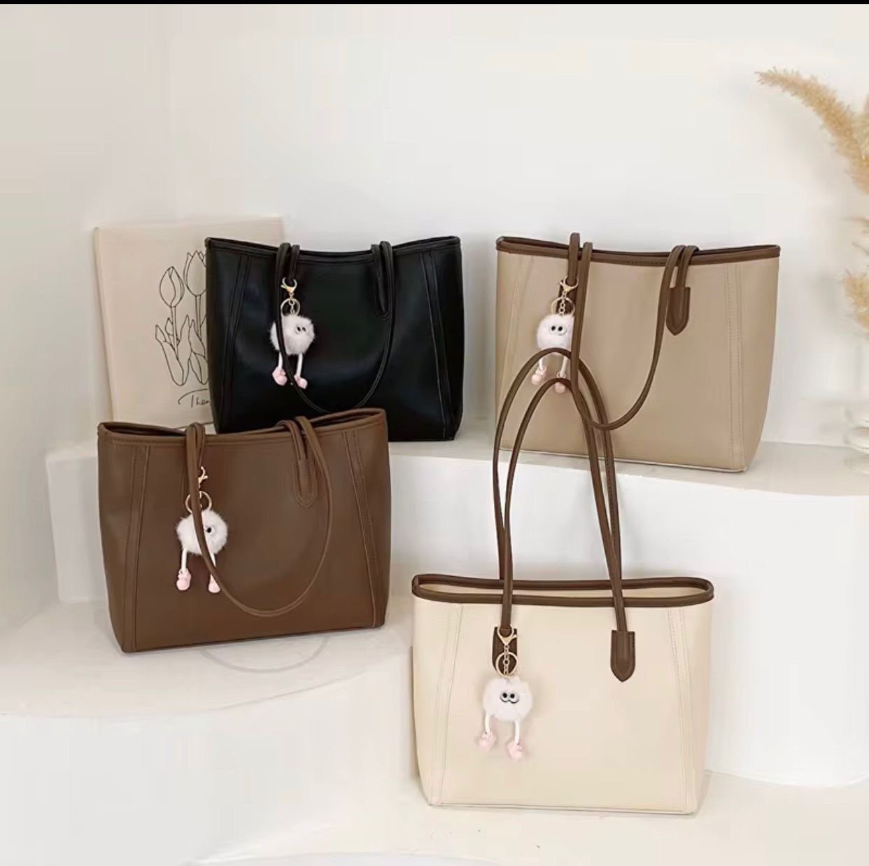 Ladies tote bag with cute teddy